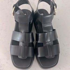 Steve Madden platform dad sandals size 8 worn once!